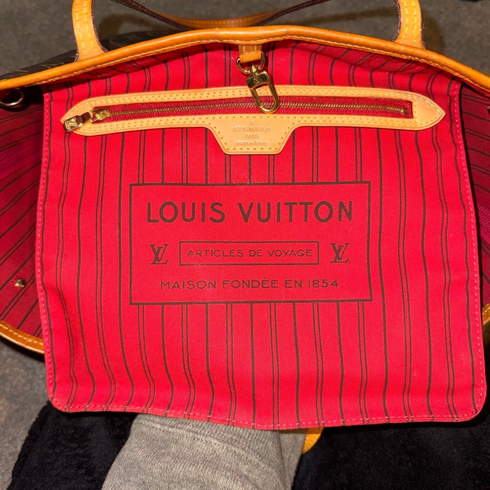 Louis Vuitton Classic Brown Monogram Tote - Picture 7 of 13
